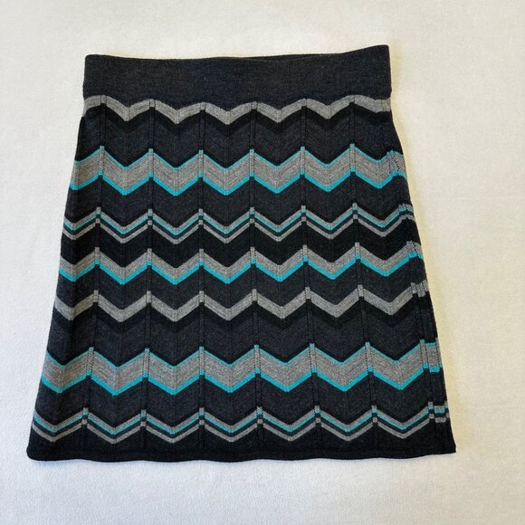 Krimson Klover 100% Merino Wool Chevron Knit Pull On Skirt Size M Short Gray - Picture 2 of 10